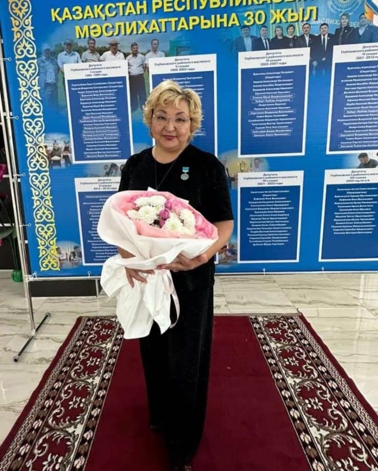 В честь 30-летия маслихатов всех уровней.
